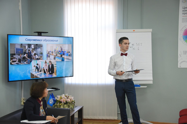 图片 五南俄国立技术大学学生介绍俄罗斯文化.png