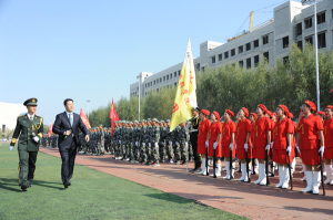 图片 四党委书记安军检阅军训方队.png