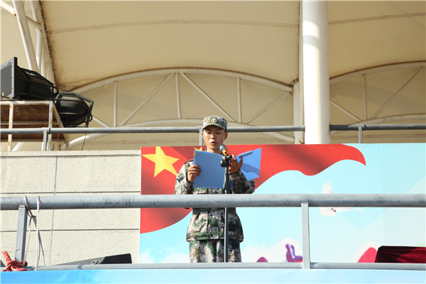 图片 二十汽车工程学院亚夏尔·阿布力孜代表2019级新生发言.png