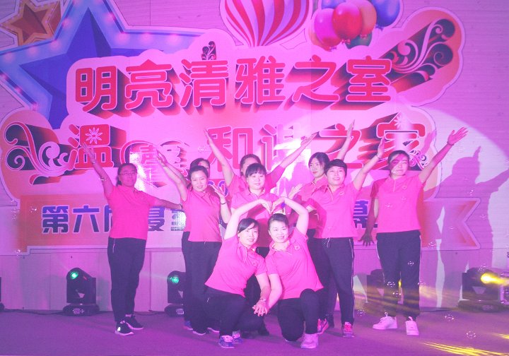 图12.楼长舞蹈《我相信 》.jpg